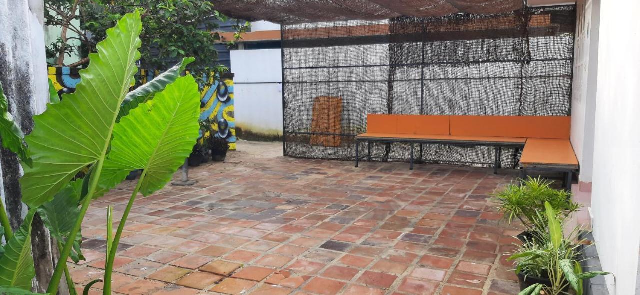 A Loft Hostel Alappuzha Exterior foto
