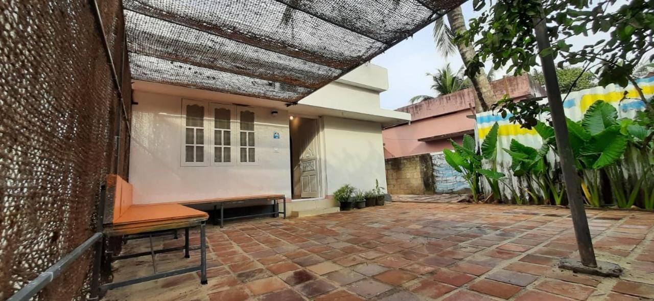 A Loft Hostel Alappuzha Exterior foto